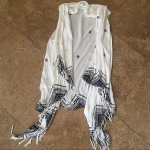 Scarf Shall with Geometric Pattern